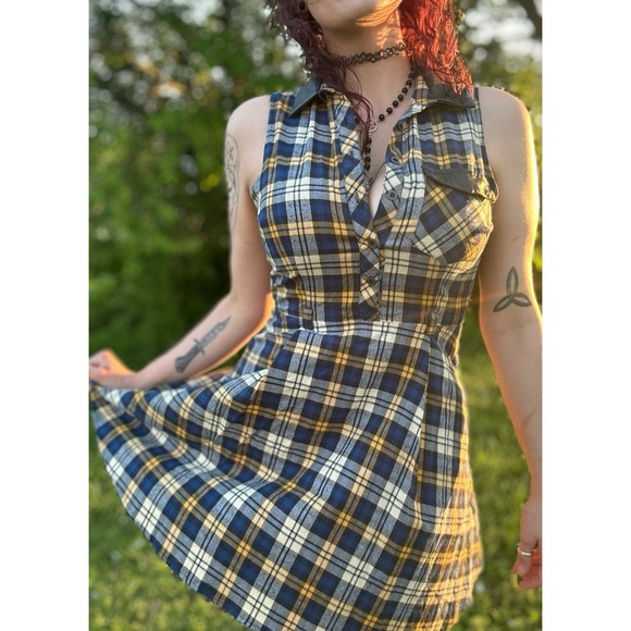 Luxe Dresses & Skirts - •Luxe• plaid dress